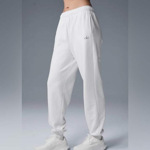 Alo Yoga Accolade Sweatpants Joggers in White Small Medium - Picture 1 of 13